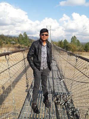 सिधा मान्छे सिधा कूराःलेख्न केही आउदैन लेखेको पढ्ने हो.. देखेको भन्ने हो।