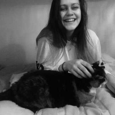 jxnnalou's profile picture. all you need is a little sad on your face :(