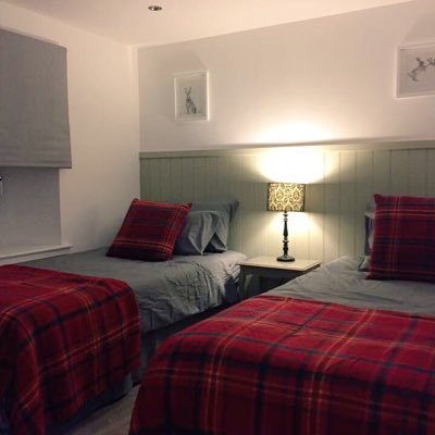 Cosy, comfortable, 2 bedroom, 2 bathroom self catering holiday let, sleeps 4. Centrally located in Auchterarder. 3 miles from Gleneagles golf resort