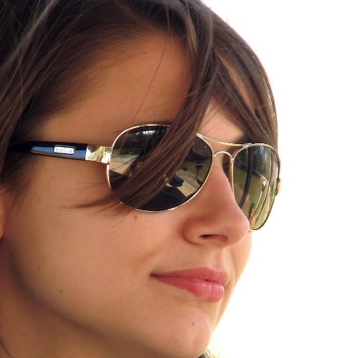 Love helping people with their query on #beauty #skincare and #health related tips.