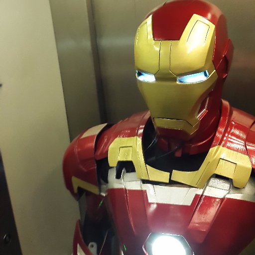 Superhero Cosplay enthusiast, and replica prop builder. Replica and cosplay items available on my site: