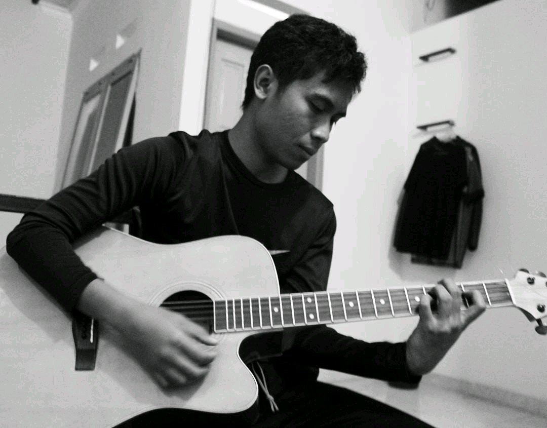 indrasaputra98's profile picture. simple is passion/Musician/@Fagodaband lead guitar..
Lombok, West Nusa Tenggara, 

University Of Muhammadiyah Malang