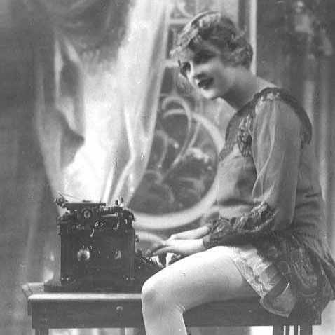 iWriteReality4's profile picture. Creative Non-Fiction Writer