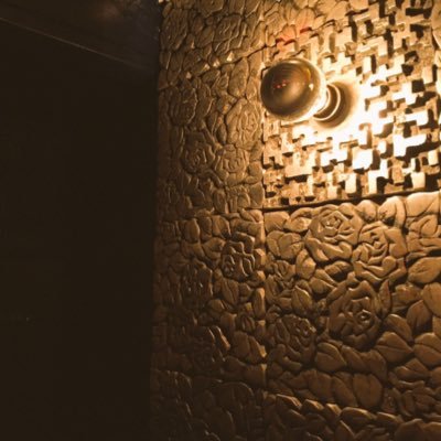 ＝＝＝＝＝ 美味しいお酒を お安く楽しめるBar ＝＝＝＝＝ ≫チャージ¥300 生ビール¥400 カクテル¥500〜 ≪ (20:00-朝5:00) 定休日:火曜日&気まぐれ不定休 #バーヤコー へ イコー