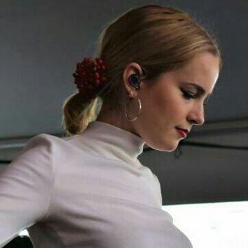 best pictures of the actress/singer bridgit claire mendler. all free to use.