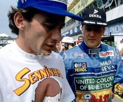 Fanatico d la F1 el motociclismo, y seguidor del mejor equipo del mundo el FC Bacelona y me chiflan los coches