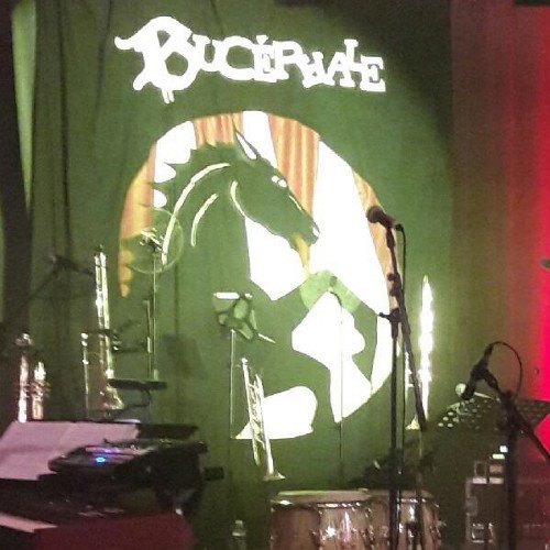 Café culture au Coeur de Draguignan
Bucéphale vous propose :
Mardi théâtre 🎦 Mercredi soirée animée, Jeudi Latino , concerts les vendredis et samedis soirs.