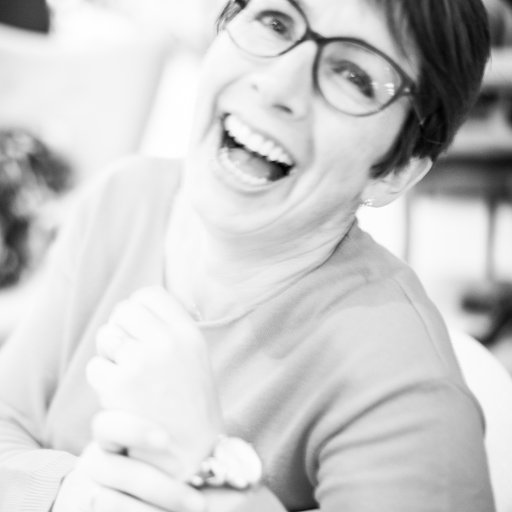 Consultante en communication digitale, créatrice de site Web, SEO et formation. Offert : 5 techniques pour créer un site Web qui vend https://t.co/TJuxmGFj3n