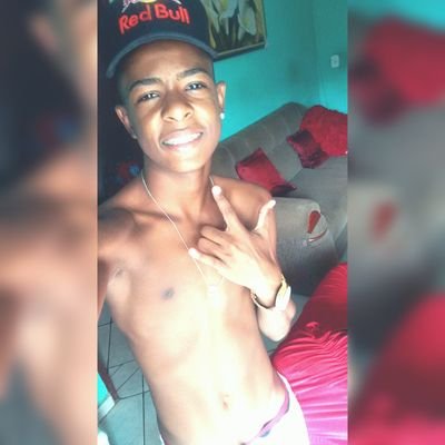 - Mineiro 😴
- 15 anos
- 21/02 o mundo começou pra me 👊🗨