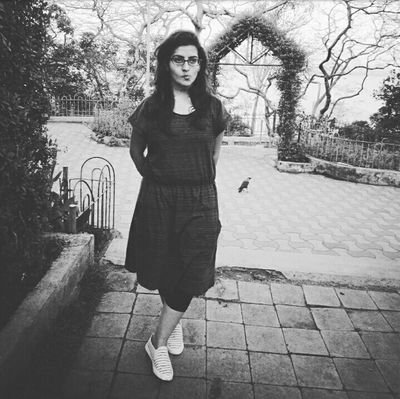 singingchords's profile picture. [ vehemently solitary || effervescent wanderer ]