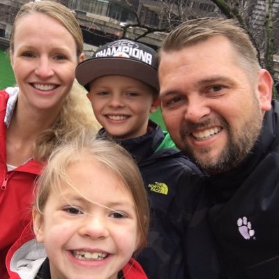 WarwickStayHome's profile picture. 