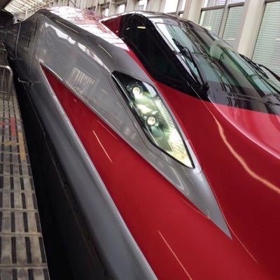 現役鉄道運転士です。将来、鉄道運転士を目指している方。  現役運転士の方。色々な方と仲良くなりたいと思っております。  少しでも運転士苦労や楽しさ、やりがい等、皆様に伝えれればと思っております。