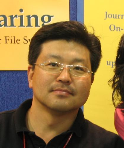 rokchang's profile picture. 저는 서울에 사는 장 녹준이라고 합니다. 소프트웨어 개발회사에서 마케팅을 담당하고 있습니다. 오늘도 행복하세요.