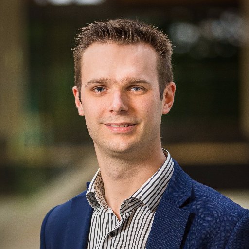 Founder and senior e-mobility consultant @TheNewDriveBe, multimodal EV-driver - accelerating the introduction of smart and green mobility