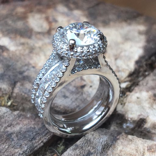 We are a Yorkshire based jewellery designer specialising in bespoke wedding jewellery.  We're on facebook too: https://t.co/gnRWX83Y22…