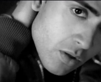 made it!!Jay Sean followed me on 4/4/2010 @8.22am,im the 283 peep he followed,i love u Jay!! xx