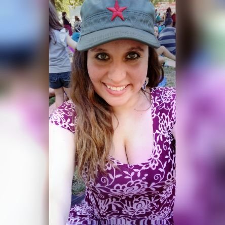 Luchadora.
Egresada de Derecho.