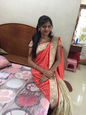 poojasarda10's profile picture. 