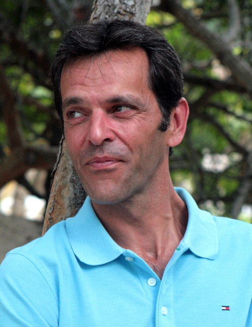 Peter_V63's profile picture. Communication & marketing consultant. Fan of brands. Eager to advise them.