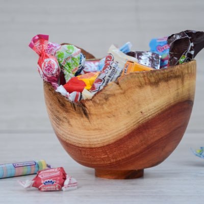 noahismypal's profile picture. Maker of TV and wooden bowls, ex-gymnast, former animator, feminist af. Also a very lovable weirdo.