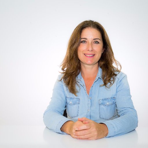 Trainer-conferenciante en comunicación, liderazgo y desarrollo evolutivo, emprendedora