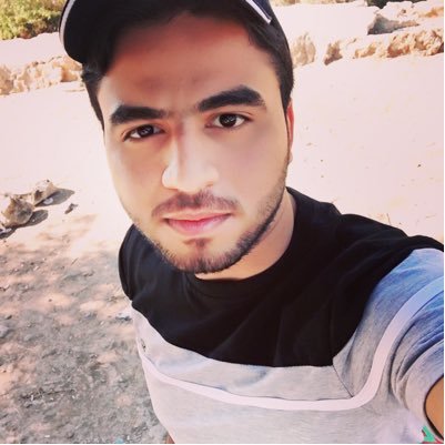 الأدب و الفكاهة هما من يمثلا حياتي بأغلب أوجهها فأنا انسان مختلف لايهمني الأنتماء اتصرف مع البشر كما يتصرفون هم معي ❤❤