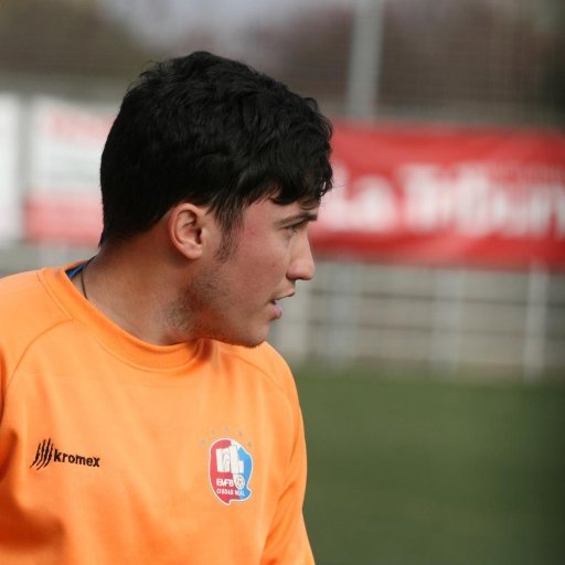 Ciencias del Deporte. Máster Profesorado ESO. Técnico Deportivo Fútbol Nivel 3. Profesor de EF. Entrenador en CD EFFB Ciudad Real.