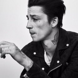 rpwithashole's profile picture. amour, gloire et surtout gorge profonde.