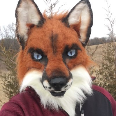 24 year old furry artist and fursuiter.
I also go by the name FoxHeart.