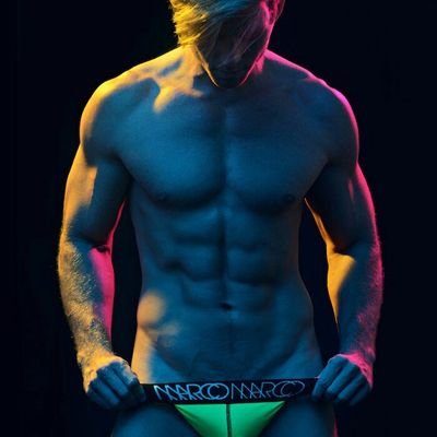 christopheprov1's profile picture. Je suis Gays et fier de l'être je mesure1 m83 les yeux marrons et les cheveux châtain clair, jardinier de métier, j'adore les fleurs,les paysages, les animaux.