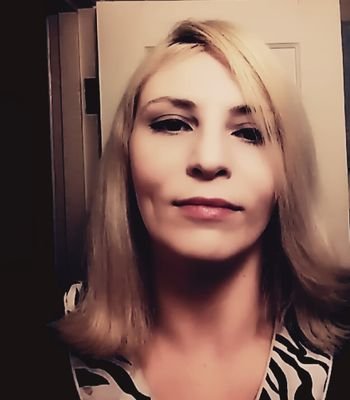 Introvert, feminist, cat person, socialist, love metal and 90s alternative, also really into fashion/ makeup and tech.
