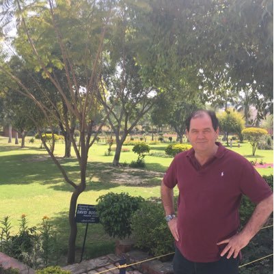 Business coach and freelance journalist. Author of books on parenting, leadership and education. Sports nut. Ex politico.