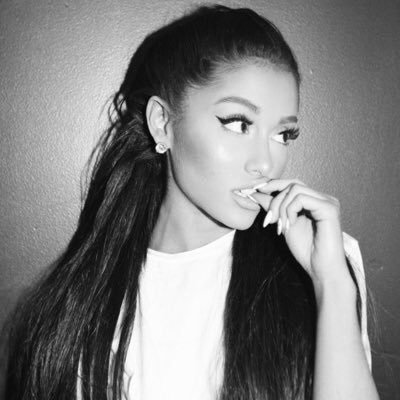 grandehh's profile picture. ariana favorited my tweet 12.10.2014 11:42