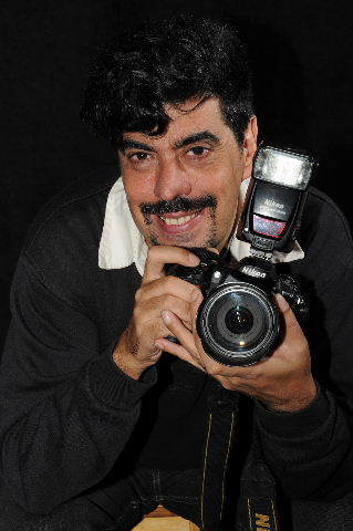 Contador y fotografo
dueño de la productora
http://t.co/XRi4zKLVqa