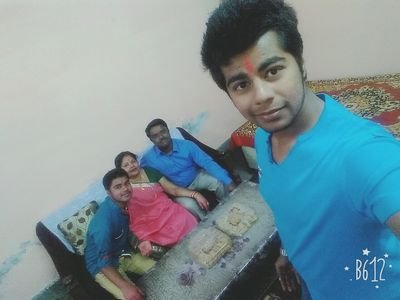 castieall's profile picture. Computer geek and a Foodie