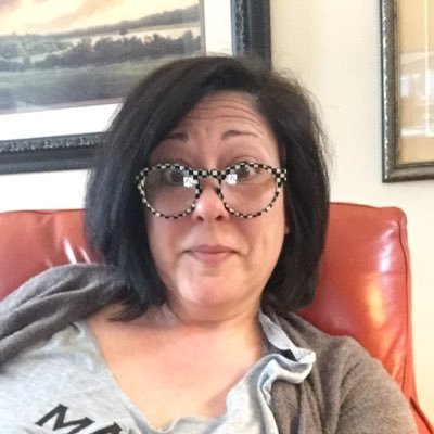 loveimbob's profile picture. Mother, teacher, blogger, facebooker... don't know what I'm doing on Twitter🤗. but here I go...