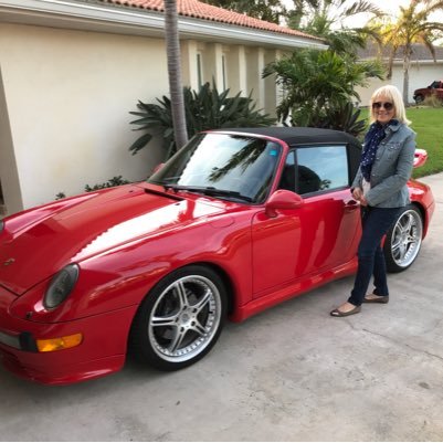 Wife, mother and grandmother of 7 of the greatest grandkids. Motor sports fan, boat and beach lover.