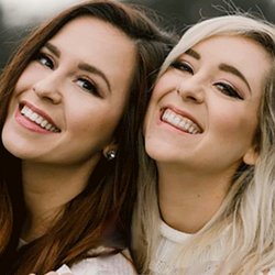 @mandieber & @biancaprmr - twins that love Megan & Liz ♡
