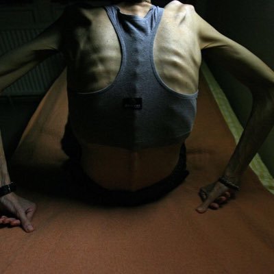 humaintriste's profile picture. ce genre de Pas jolie envie qui recommence à venir dans mon crâne