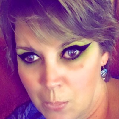 derekanddi's profile picture. 