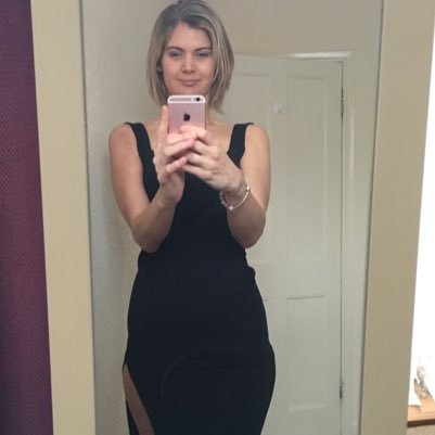 catering manager,music lover, film addict, tennis player🎾 bulldog mum, 🐶loves fashion👗 beauty💄, health, fitness 🏃♀️baking 🧁and Formula one