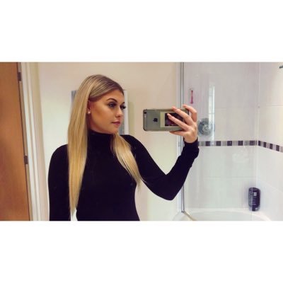 justmols's profile picture. 