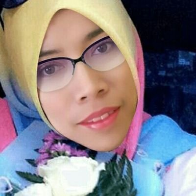 setidanya aku pernah menjadi bagaian dari hatimu. yang sulit kulupakn..moga bahagia selalu kopi mlmku...