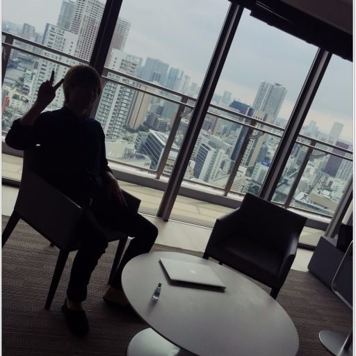 【◎自由気ままに縛られない毎日を◎】音楽学校卒→バンドマン卒業→会社員卒業→独立後月収200万超え→半ニートブロガー→自由気ままにライティングコミュニティ主催☆趣味:ギター|心理学|読書|カラオケ|糖質制限中|武井壮|ヒカル|ラファエル|マンガ(LINEマンガ廃課金厨)