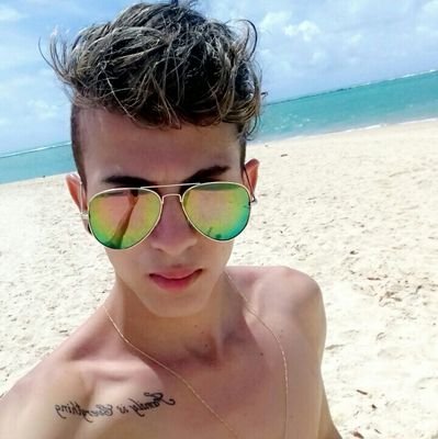 Boylieber
whats 16 996020883
snap alan_028patrick