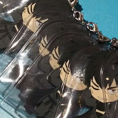 日常垢です。取り引きもします。取り引き関係はプロカ確認して頂ければ幸いです。もちとシールが好きな成人。気付いたら遠征してる。

日光一文字は刀本体が推しなので展示の時期は福岡行ってます。同田貫最推し(AKIRAさんの絵は最高)人間無骨、一文字、黒田、三池、山伏、小豆+謙信（上杉）を気の済むまで集めます。