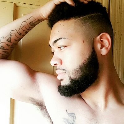 akidnamedscoot's profile picture. 🎵/ 🖤 💙 PANTHERS/