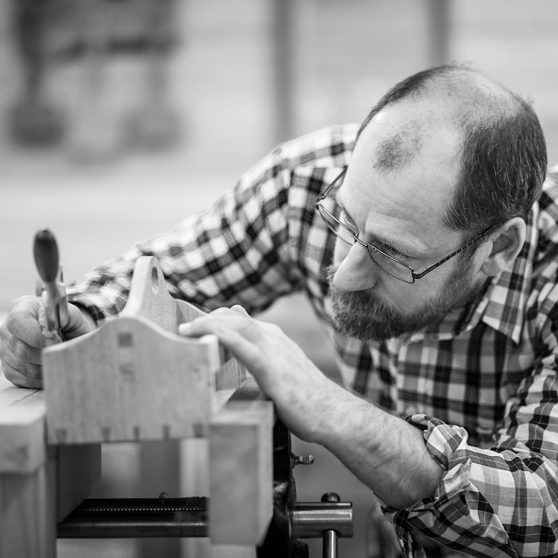 Richard lives and works in Cornwall producing work to his own designs, using European hardwoods. He also runs courses to inspire others and refine their skills.