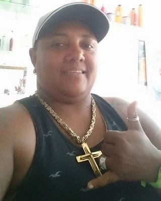 Viva avida como ele se encaixa na sua,respeite quem te respeita e ame quem te ama pos assim jamas se decepicionara com a vida!
