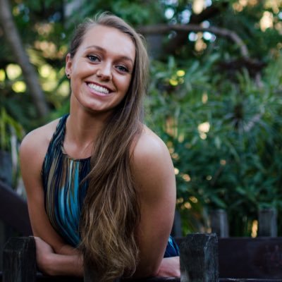 mckennaslack's profile picture. Opera, life, and the beach.